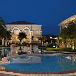 5* 度假村 The Palms Town & Country Club -